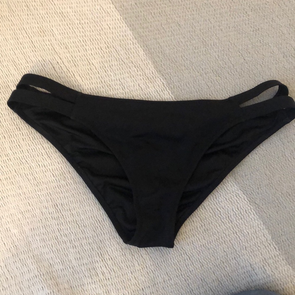 Black bikini bottoms
